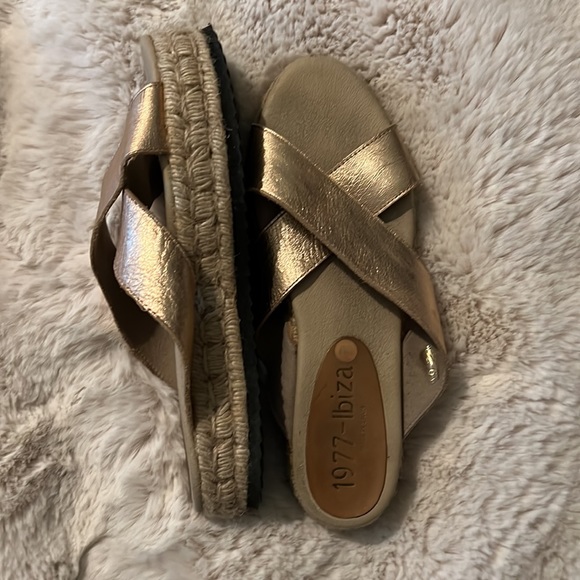 Bronze gold platform espadrilles from Spain size 39 - Picture 2 of 2